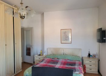 Camera / camera da letto - Three-room apartment Via Fabbriche, Meina - photo 7