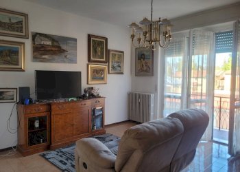 Soggiorno - Three-room apartment Via Fabbriche, Meina - photo 10