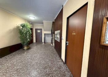 Ricezione / Lobby - Office via Dell'Olmo, Sesto Calende - photo 2