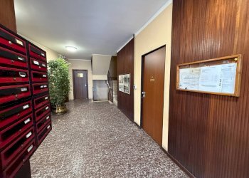Ricezione / Lobby - Office via Dell'Olmo, Sesto Calende - photo 3