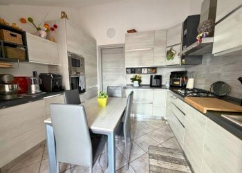Four-room apartment Via palestro, Santhià - photo 1