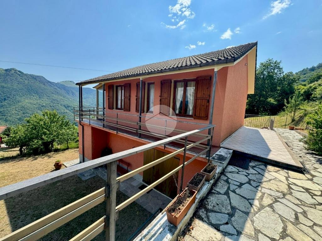 Casa indipendente Varese FRAZIONE COMUNEGLIA n. 2C Piano T, Varese Ligure - foto 1