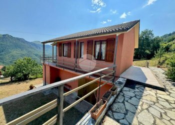 Casa indipendente Varese FRAZIONE COMUNEGLIA n. 2C Piano T, Varese Ligure - foto 1