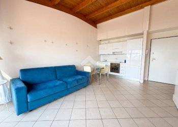 Two-room apartment Via Aurelia, San Lorenzo al Mare - photo 17
