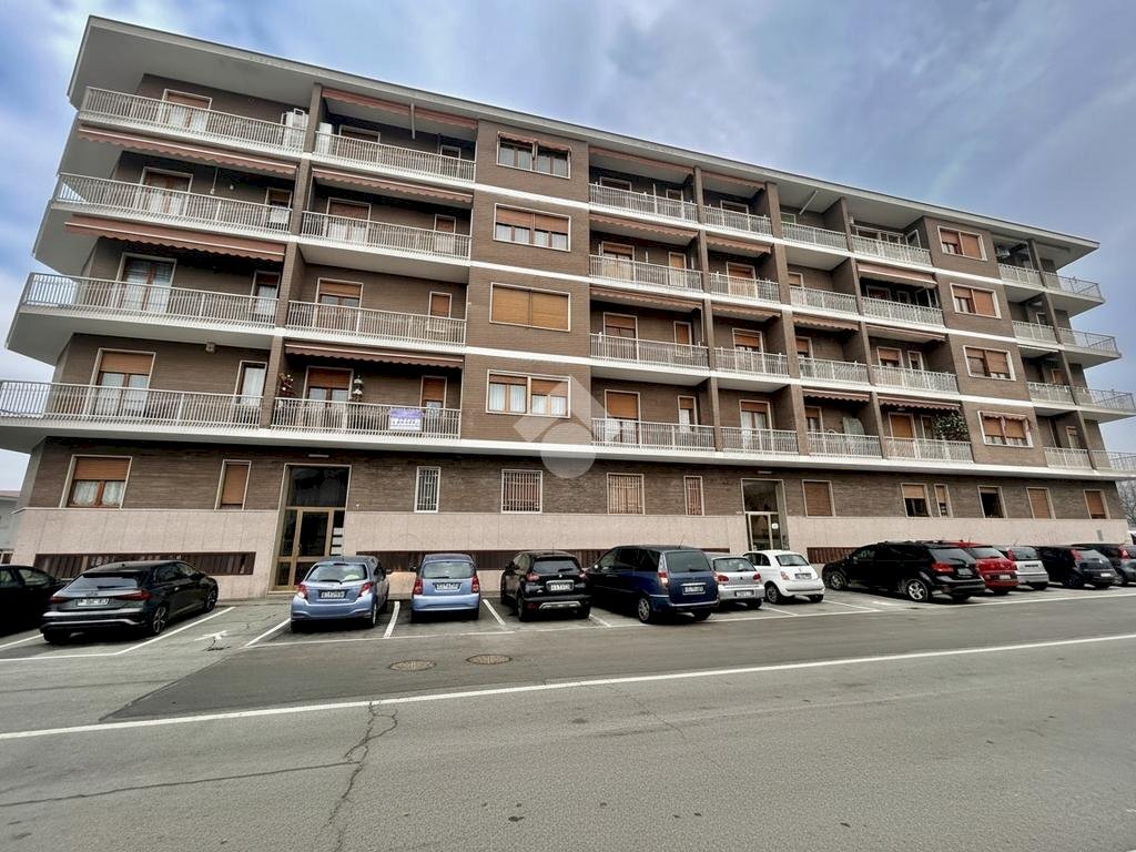 Four-room apartment Via Silvio Pellico, Carmagnola - photo 1