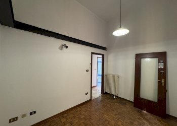 CAMERA DA LETTO - Quadrilocale via del Borgo di San Pietro, 55, Bologna (zona Irnerio) - foto 7