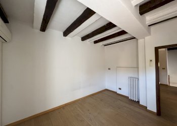 CAMERA DA LETTO - Quadrilocale via del Borgo di San Pietro, 55, Bologna (zona Irnerio) - foto 23