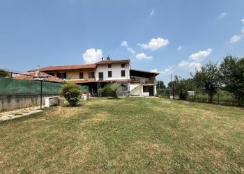 Independent house Piazza Camillo Benso di Cavour, Isolabella - photo 1