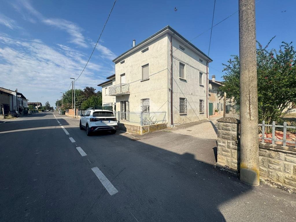 Casa semi indipendente Via canalino, Castelnovo di Sotto - foto 1