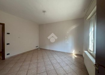 Semi-detached house Via canalino, Castelnovo di Sotto - photo 10