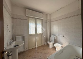 Semi-detached house Via canalino, Castelnovo di Sotto - photo 23