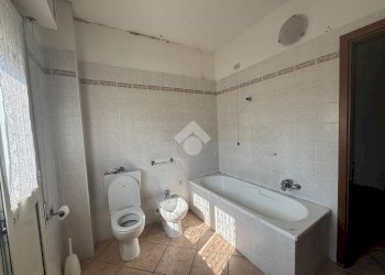 Semi-detached house Via canalino, Castelnovo di Sotto - photo 24