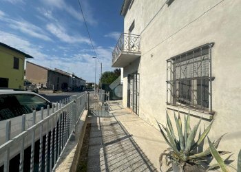 Semi-detached house Via canalino, Castelnovo di Sotto - photo 26