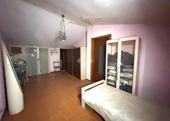 Portion of a house Via Gramsci, Castelnovo di Sotto - photo 30