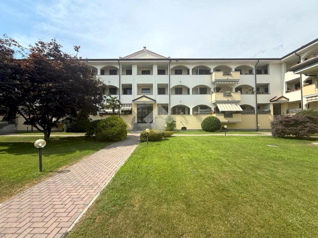 Four-room apartment Via Perone, Trecate - photo 1