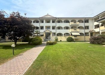 Four-room apartment Via Perone, Trecate - photo 1