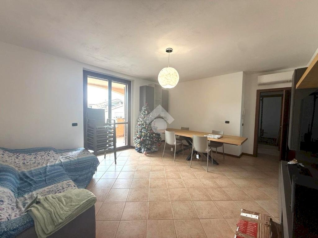Three-room apartment Via Perone, Trecate - photo 2
