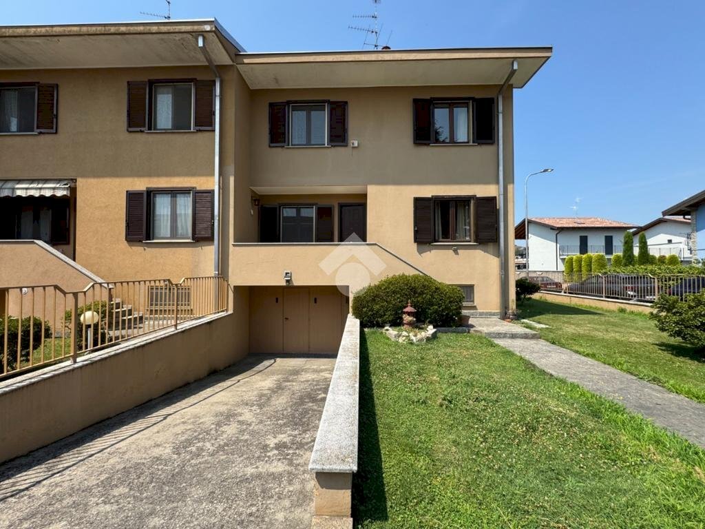 Terraced Villa Str. Privata Iris, Cameri - photo 1