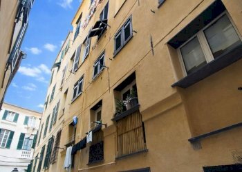 Four-room apartment vico dei Migliorini, Genova (neighborhood Centro Storico) - photo 5
