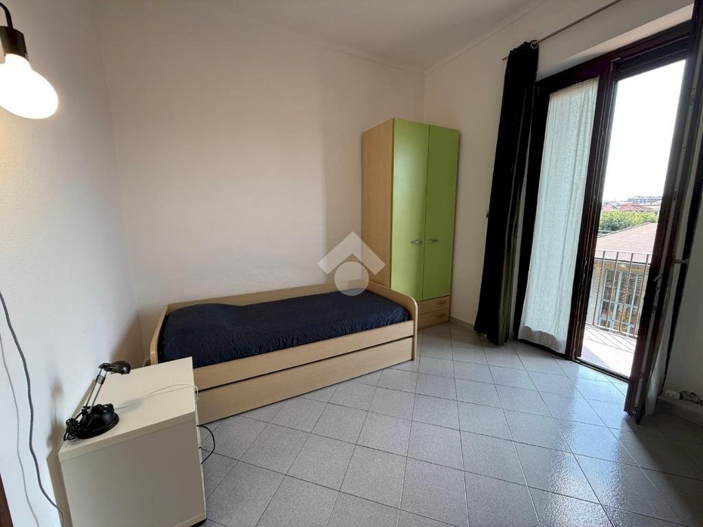 Three-room apartment Via Revello, Torino (neighborhood Cenisia) - photo 2