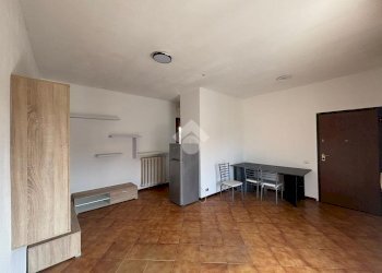 Bilocale Strada Fontana, Novara (zona Veveri) - foto 1
