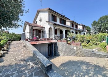 Terraced Villa Via aldo moro, Casarile - photo 1