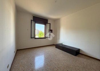 Three-room apartment Via Bellentani, Modena (neighborhood Morane - Contrada) - photo 13
