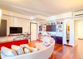 Three-room apartment Via Giacomo Leopardi, San Donato Milanese - photo 3