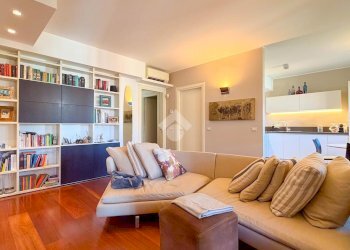 Three-room apartment Via Giacomo Leopardi, San Donato Milanese - photo 5