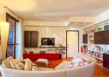Three-room apartment Via Giacomo Leopardi, San Donato Milanese - photo 18