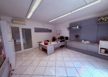 Foto 3 - Commercial Premises VIA TOSCO ROMAGNOLA
239, Calcinaia - photo 3