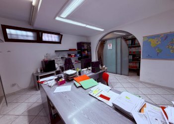 Foto 9 - Commercial Premises VIA TOSCO ROMAGNOLA
239, Calcinaia - photo 9