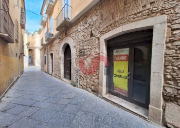 Foto 1 - Commercial Premises Via Stanislao da Bologna, Benevento - photo 1