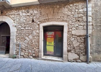 Foto 2 - Commercial Premises Via Stanislao da Bologna, Benevento - photo 2