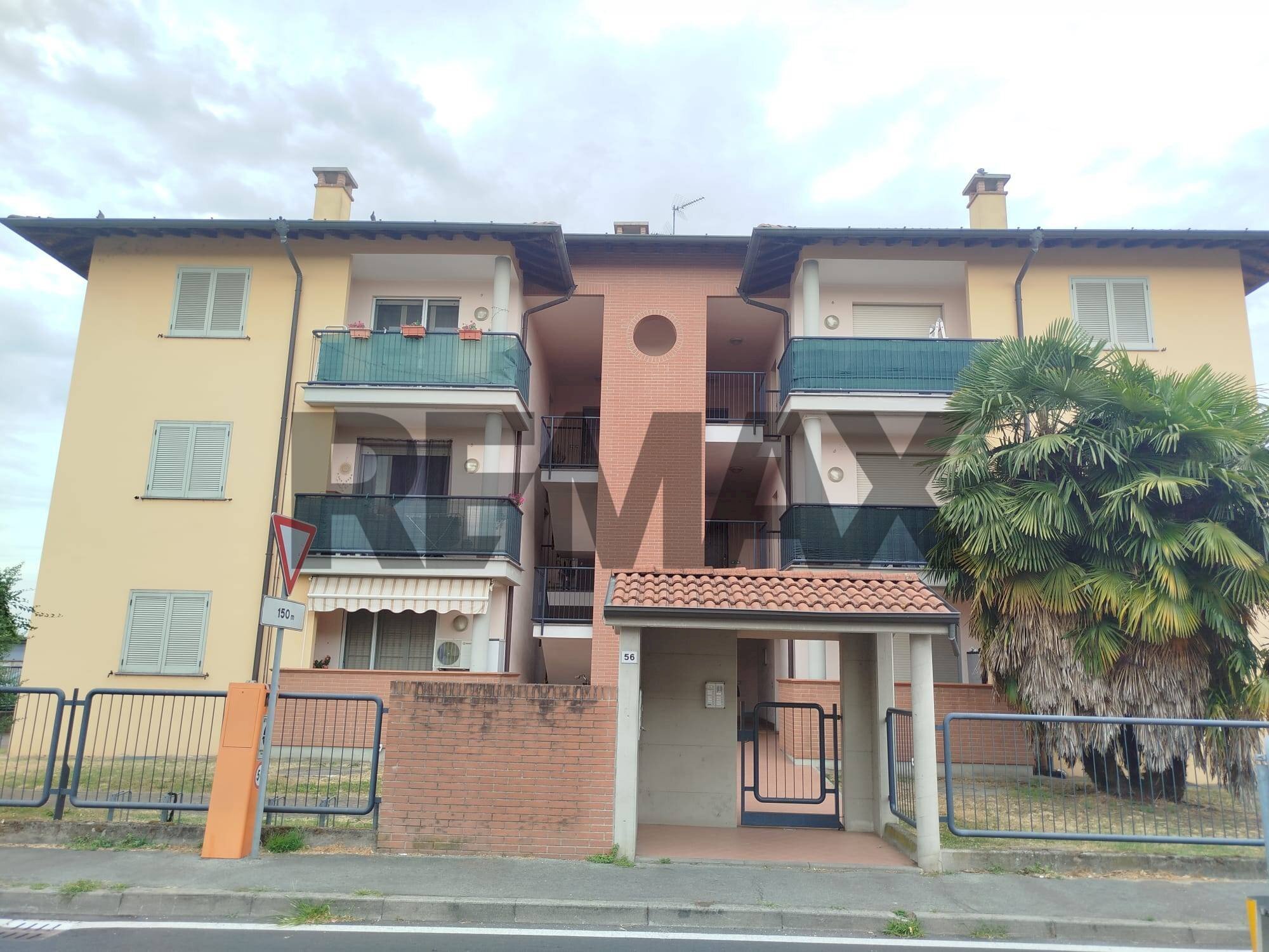 Edificio all\'aperto - Trilocale Via De Gasperi
 
56, Rosate - foto 1