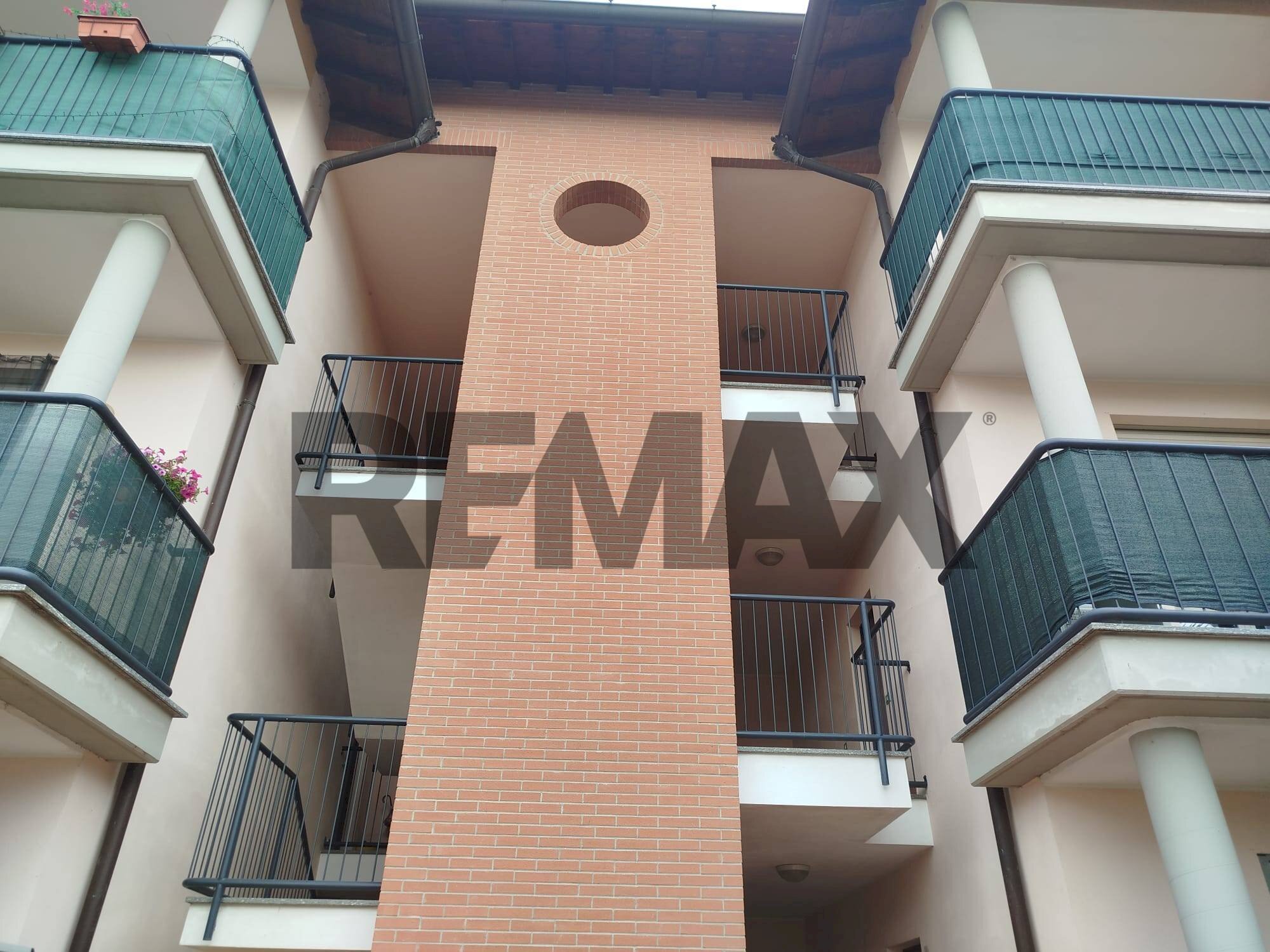 Edificio all\'aperto - Trilocale Via De Gasperi
56, Rosate - foto 3
