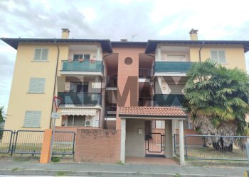Edificio all\'aperto - Trilocale Via De Gasperi
 
56, Rosate - foto 1