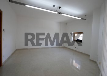 Stanza vuota - Quadrilocale Via Padre Giovanni  Semeria
 
29, Conversano - foto 7