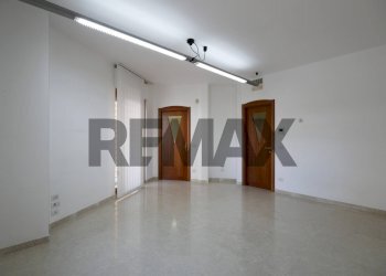 Stanza vuota - Quadrilocale Via Padre Giovanni  Semeria
 
29, Conversano - foto 17