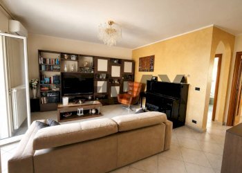 Soggiorno - Four-room apartment Via Caduti Sul Lavoro
 
12, Bitetto - photo 4