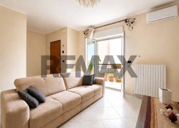 Soggiorno - Four-room apartment Via Caduti Sul Lavoro
 
12, Bitetto - photo 6