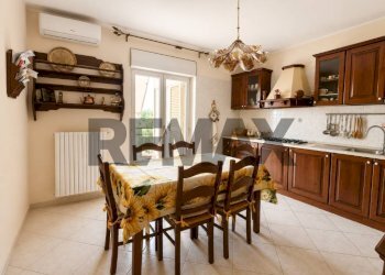 Cucina - Four-room apartment Via Caduti Sul Lavoro
 
12, Bitetto - photo 9