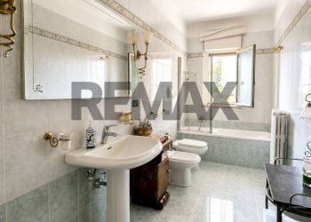 Bagno - Four-room apartment Via Caduti Sul Lavoro
 
12, Bitetto - photo 21