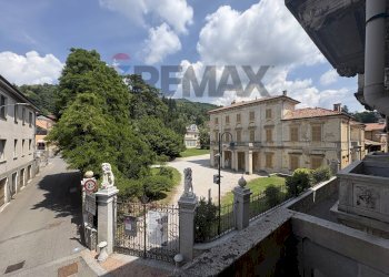 Edificio all\'aperto - Trilocale Via Roma
 
72, Viggiù - foto 15