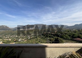 Vista delle montagne - Attic Via Guido Rossa
 
17, Monreale - photo 8
