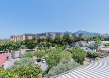 Vista delle montagne - Office Via Lanza di Scalea
1350, Palermo - photo 2
