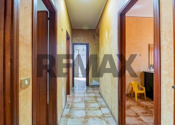 Hall / corridoio - Apartment Via Ernesto Musumeci
 
5, Riposto - photo 4
