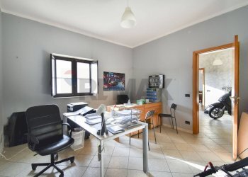 Ufficio - Shed luigi capuana
30, Camporotondo Etneo - photo 21