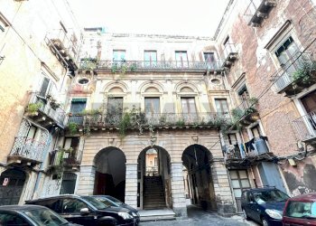 Edificio all\'aperto - Appartamento Via Giuseppe Garibaldi
 
97, Catania - foto 4