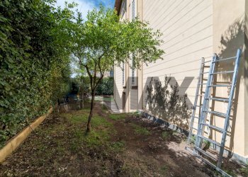 Giardino - Villa a Schiera Via San Basilio
 
12, San Giovanni la Punta - foto 4